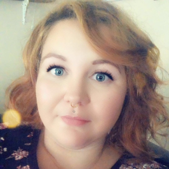 Meet your Posher, Cassandra - Picture 1 of 1